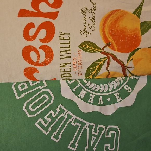 CACTUS & PEARL Two-tone California Peaches Short Sleeve Distressed T-Shirt - Picture 4 of 8